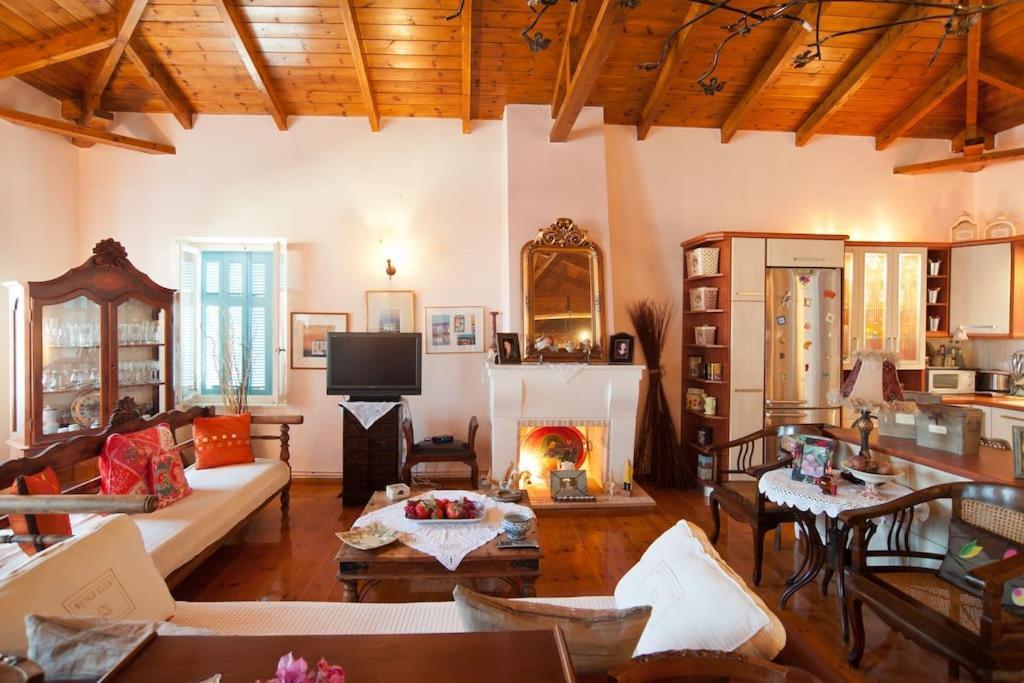 Areti'S Captain'S House With Private Terrace Γαλαξίδι Εξωτερικό φωτογραφία