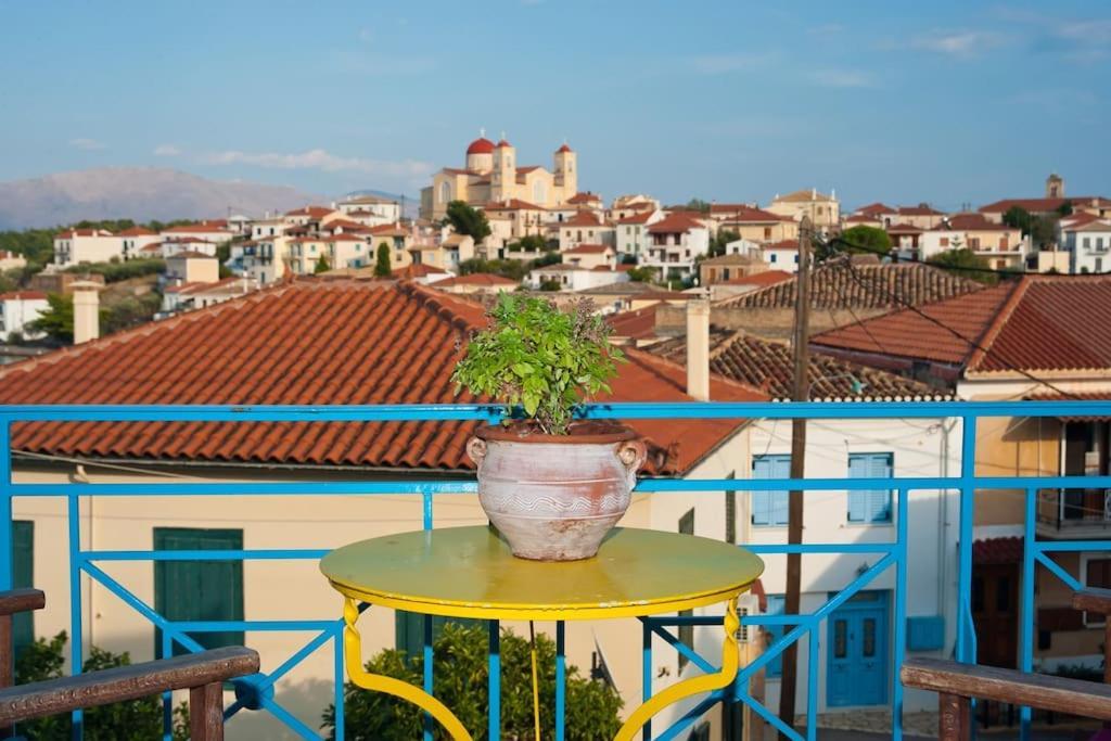 Areti'S Captain'S House With Private Terrace Γαλαξίδι Εξωτερικό φωτογραφία